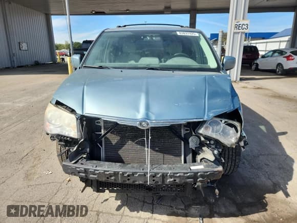 ✅ 2010 Chrysler Town & Country Touring • VIN: 2A4RR5D16AR357911 • Lot: 83837425. Wystawiony na Copart z przebiegiem 244 447 mil. Bezpłatny archiwum sprzedaży aukcyjnych z USA i szczegółowy raport historii pojazdu na DreamBid. Zdjęcie 5.