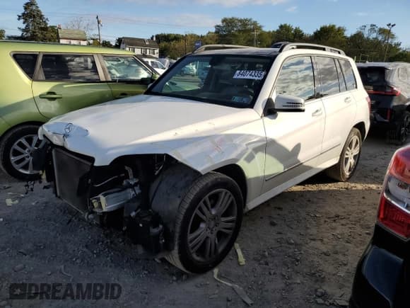 ✅ 2014 Mercedes-Benz GLK 350 • VIN: WDCGG8JB2EG303170 • Lot: 84074335. Listed on Copart with 117,252 mi. Free auction sales archive from the USA and detailed vehicle history report at DreamBid. Image 1.