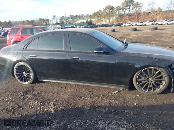 ✅ 2023 Mercedes-Benz S 500 • VIN: W1K6G6DBXPA188654 • Lot: 41378553. Listed on IAAI with 31,580 mi. Free auction sales archive from the USA and detailed vehicle history report at DreamBid. Image 13.