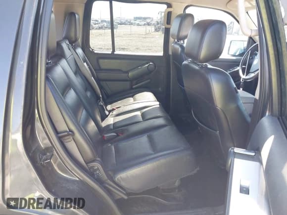 ✅ 2007 Mercury Mountaineer • VIN: 4M2EU47E67UJ19946 • Lot: 39550924. Listed on IAAI with 176,184 mi. Free auction sales archive from the USA and detailed vehicle history report at DreamBid. Image 8.