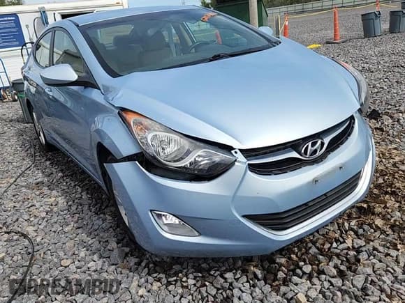 ✅ 2013 Hyundai Elantra GLS • VIN: KMHDH4AE7DU502462 • Lot: 82062565. Listed on Copart with 72,706 mi. Free auction sales archive from the USA and detailed vehicle history report at DreamBid. Image 13.