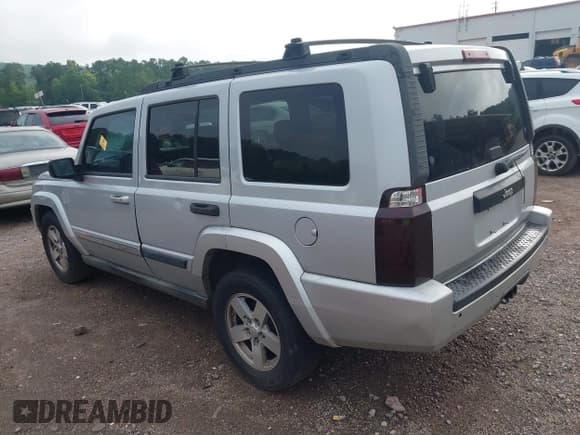 ✅ 2006 Jeep Commander • VIN: 1J8HH48N16C156972 • Lot: 42577569. Wystawiony na IAAI z przebiegiem Nie podano. Bezpłatny archiwum sprzedaży aukcyjnych z USA i szczegółowy raport historii pojazdu na DreamBid. Zdjęcie 3.