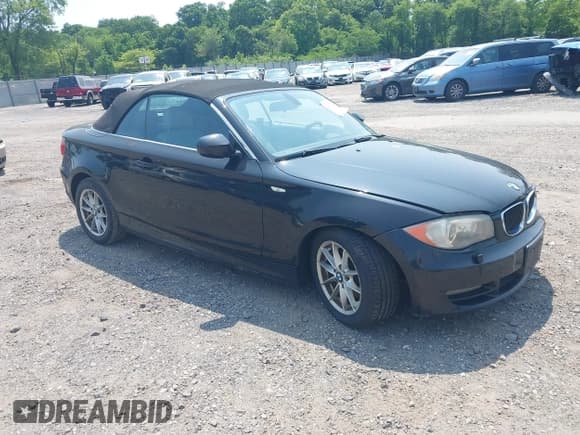✅ 2010 BMW 1 Series 128i • VIN: WBAUN1C55AVH81750 • Lot: 42411484. Listed on IAAI with 124,432 mi. Free auction sales archive from the USA and detailed vehicle history report at DreamBid. Image 1.