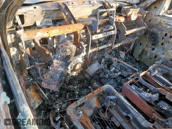 2006 Dodge 3500 SLT z VIN 3D7MX49C66G243579, wystawiony jako Copart lot #69480405 z przebiegiem Nie podano mil oraz Nie do naprawy • Non repairable. Historia ofert i sprzedaży dostępna na DreamBid. Obrazek 8.