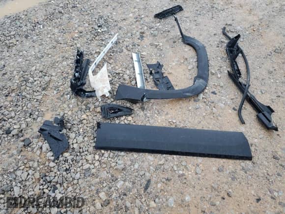 ✅ 2025 Chevrolet Equinox FWD LT • VIN: 3GNAXHEG8SL100669 • Лот: 56366375. Размещён на Copart с пробегом 13 008 миль миль. Получите бесплатный доступ к архиву аукционных продаж из США и посмотрите подробный отчёт об истории автомобиля на DreamBid. Изображение 13.