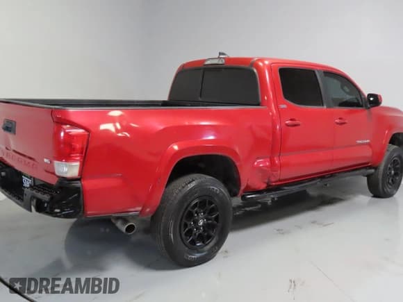 ✅ 2017 Toyota Tacoma SR5 • VIN: 3TMBZ5DN8HM011242 • Lot: 64121665. Wystawiony na Copart z przebiegiem 118 954 mil. Bezpłatny archiwum sprzedaży aukcyjnych z USA i szczegółowy raport historii pojazdu na DreamBid. Zdjęcie 3.