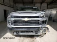 ✅ 2025 Chevrolet Silverado 2500HD Custom • VIN: 2GC4KME71S1127405 • Lot: 47050525. Listed on Copart with 24,460 mi. Free auction sales archive from the USA and detailed vehicle history report at DreamBid. Image 5.