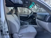 ✅ 2004 Toyota 4Runner SR5 • VIN: JTEBT14R040037663 • Lot: 41614289. Wystawiony na IAAI z przebiegiem 130 563 mil. Bezpłatny archiwum sprzedaży aukcyjnych z USA i szczegółowy raport historii pojazdu na DreamBid. Zdjęcie 5.