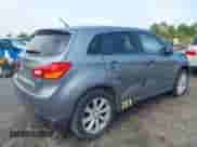 2013 Mitsubishi Outlander ES z VIN 4A4AR3AU8DE011083, wystawiony jako IAAI lot #43124485 z przebiegiem 90 264 mil mil oraz . Historia ofert i sprzedaży dostępna na DreamBid. Obrazek 4.