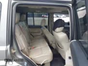 ✅ 2007 Jeep Commander Limited • VIN: 1J8HH58297C636318 • Lot: 42105138. Listed on IAAI with 149,972 mi. Free auction sales archive from the USA and detailed vehicle history report at DreamBid. Image 8.