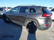 ✅ 2014 Jeep Cherokee Latitude • VIN: 1C4PJLCS1EW155350 • Lot: 43917905. Wystawiony na IAAI z przebiegiem 170 109 mil. Bezpłatny archiwum sprzedaży aukcyjnych z USA i szczegółowy raport historii pojazdu na DreamBid. Zdjęcie 3.
