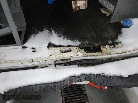 ✅ 2019 Ford Transit Cargo • VIN: 1FTYR2YM4KKA85623 • Lot: 43943597. Wystawiony na IAAI z przebiegiem 97 589 mil. Bezpłatny archiwum sprzedaży aukcyjnych z USA i szczegółowy raport historii pojazdu na DreamBid. Zdjęcie 30.