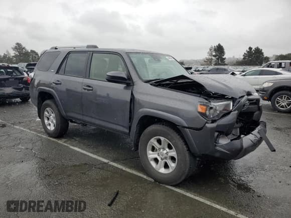 ✅ 2023 Toyota 4Runner SR5 • VIN: JTEMU5JR4P6100122 • Lot: 44984915. Wystawiony na Copart z przebiegiem 23 588 mil. Bezpłatny archiwum sprzedaży aukcyjnych z USA i szczegółowy raport historii pojazdu na DreamBid. Zdjęcie 4.