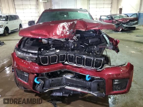 ✅ 2023 Jeep Grand Cherokee Overland • VIN: 1C4RJYD63P8788205 • Lot: 43229635. Wystawiony na Copart z przebiegiem 3 611 mil. Bezpłatny archiwum sprzedaży aukcyjnych z USA i szczegółowy raport historii pojazdu na DreamBid. Zdjęcie 5.