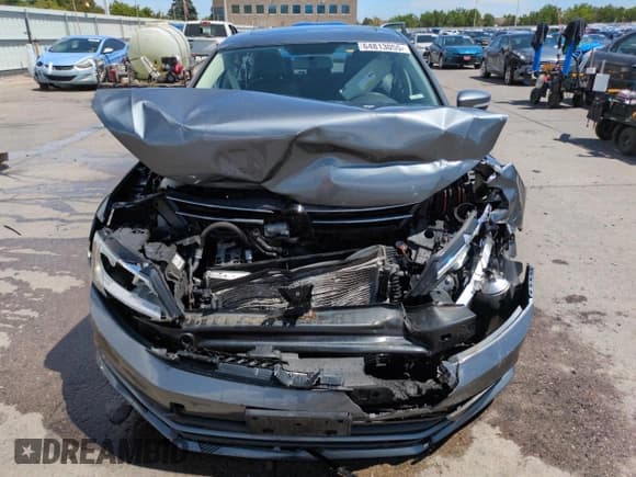 ✅ 2015 Volkswagen Jetta SE • VIN: 3VWD07AJ3FM265774 • Lot: 64813055. Wystawiony na Copart z przebiegiem 88 095 mil. Bezpłatny archiwum sprzedaży aukcyjnych z USA i szczegółowy raport historii pojazdu na DreamBid. Zdjęcie 5.