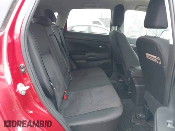 2014 Mitsubishi Outlander SE z VIN 4A4AR4AUXEE031052, wystawiony jako IAAI lot #43180520 z przebiegiem 67 892 mil mil oraz . Historia ofert i sprzedaży dostępna na DreamBid. Obrazek 8.