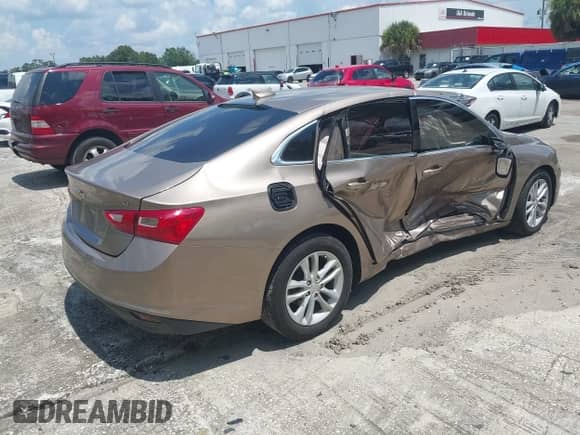 2018 Chevrolet Malibu LT z VIN 1G1ZD5ST0JF216213, wystawiony jako IAAI lot #43041774 z przebiegiem 95 829 mil mil oraz . Historia ofert i sprzedaży dostępna na DreamBid. Obrazek 4.