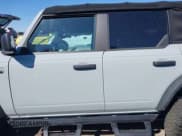 ✅ 2021 Ford Bronco • VIN: 1FMDE5BHXMLA84119 • Lot: 41891627. Wystawiony na IAAI z przebiegiem 28 318 mil. Bezpłatny archiwum sprzedaży aukcyjnych z USA i szczegółowy raport historii pojazdu na DreamBid. Zdjęcie 14.