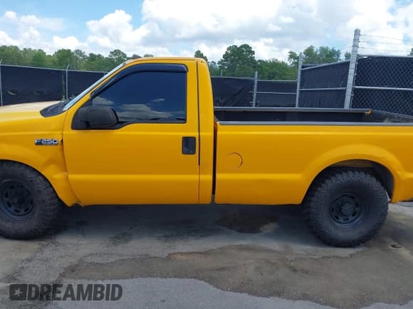 ✅ 2000 Ford F-250 XL • VIN: 1FTNF20L2YEC86829 • Lot: 42752772. Listed on IAAI with 245,449 mi. Free auction sales archive from the USA and detailed vehicle history report at DreamBid. Image 14.