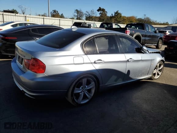 ✅ 2009 BMW 3 Series 335i • VIN: WBAPM73549E190708 • Lot: 82551015. Listed on Copart with 182,908 mi. Free auction sales archive from the USA and detailed vehicle history report at DreamBid. Image 3.