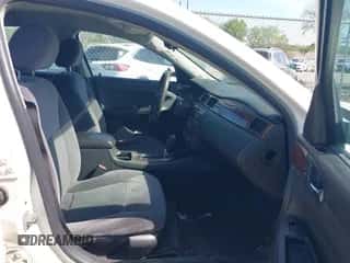 2007 Chevrolet Impala LS z VIN 2G1WB58K179204533, wystawiony jako IAAI lot #42225106 z przebiegiem 201 713 mil mil oraz . Historia ofert i sprzedaży dostępna na DreamBid. Obrazek 5.