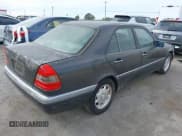 ✅ 1994 Mercedes-Benz C 2.8L • VIN: WDBHA28E8RF026270 • Lot: 43257376. Wystawiony na IAAI z przebiegiem Nie podano. Bezpłatny archiwum sprzedaży aukcyjnych z USA i szczegółowy raport historii pojazdu na DreamBid. Zdjęcie 4.