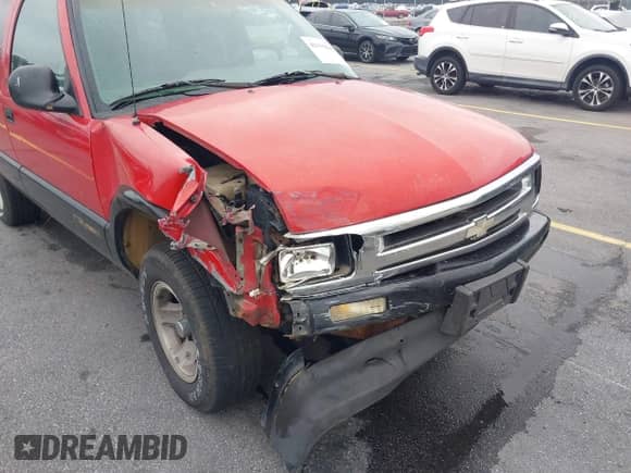 1995 Chevrolet Blazer z VIN 1GNCS13W7S2172327, wystawiony jako IAAI lot #42441948 z przebiegiem 174 250 mil mil oraz . Historia ofert i sprzedaży dostępna na DreamBid. Obrazek 6.