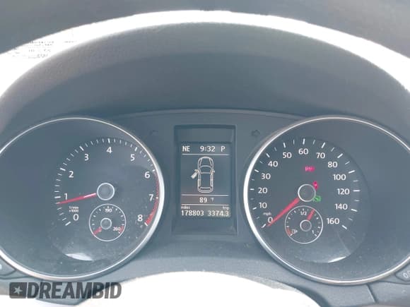 ✅ 2010 Volkswagen Golf • VIN: WVWDB7AJ1AW385708 • Lot: 42464238. Listed on IAAI with 178,803 mi. Free auction sales archive from the USA and detailed vehicle history report at DreamBid. Image 7.