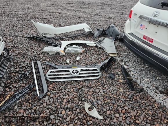 ✅ 2013 Toyota Highlander Limited • VIN: 5TDDK3EH5DS221513 • Lot: 82408895. Listed on Copart with 194,414 mi. Free auction sales archive from the USA and detailed vehicle history report at DreamBid. Image 12.