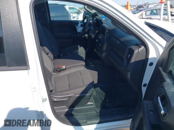 ✅ 2023 Chevrolet Silverado 1500 Custom • VIN: 3GCPABEK7PG280894 • Lot: 43206042. Wystawiony na IAAI z przebiegiem 27 359 mil. Bezpłatny archiwum sprzedaży aukcyjnych z USA i szczegółowy raport historii pojazdu na DreamBid. Zdjęcie 5.