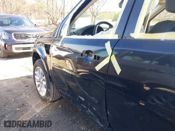 ✅ 2014 Land Rover LR2 • VIN: SALFR2BG9EH417883 • Lot: 41737298. Wystawiony na IAAI z przebiegiem 129 523 mil. Bezpłatny archiwum sprzedaży aukcyjnych z USA i szczegółowy raport historii pojazdu na DreamBid. Zdjęcie 6.