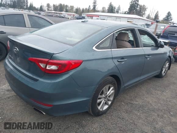 2015 Hyundai Sonata SE with VIN 5NPE24AF2FH048704, listed as a IAAI auction lot 43515291 with 122,077 mi miles and . Bid and sale history available at DreamBid. Image 4.