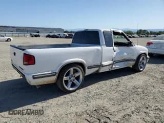 ✅ 1999 Chevrolet S-10 LS • VIN: 1GCCS1945XK121320 • Лот: 54018885. Опубликован ранее на Copart с пробегом 270 144 миль. Бесплатный доступ к архиву аукционных продаж из США и подробный отчёт об истории автомобиля на DreamBid. Изображение 3.