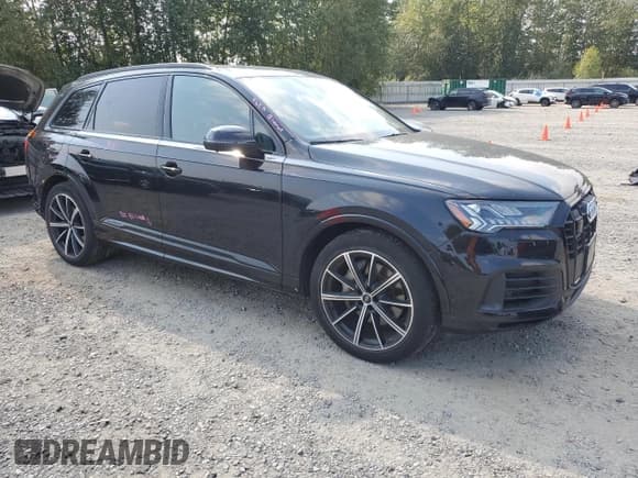 ✅ 2021 Audi Q7 Prestige • VIN: WA1VXAF7XMD018980 • Lot: 71794275. Listed on Copart with 46,141 mi. Free auction sales archive from the USA and detailed vehicle history report at DreamBid. Image 4.