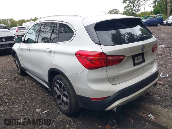 ✅ 2022 BMW X1 xDrive28i • VIN: WBXJG9C0XN5V37052 • Lot: 43208428. Wystawiony na IAAI z przebiegiem 65 298 mil. Bezpłatny archiwum sprzedaży aukcyjnych z USA i szczegółowy raport historii pojazdu na DreamBid. Zdjęcie 14.