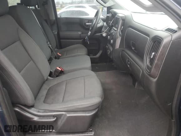 ✅ 2020 Chevrolet Silverado 1500 Custom Trail Boss • VIN: 1GCRYCEF4LZ207005 • Lot: 57764395. Wystawiony na Copart z przebiegiem 93 585 mil. Bezpłatny archiwum sprzedaży aukcyjnych z USA i szczegółowy raport historii pojazdu na DreamBid. Zdjęcie 7.