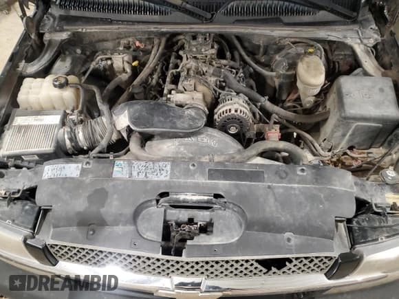 ✅ 2003 Chevrolet Silverado 1500 • VIN: 2GCEK19T831100097 • Лот: 43764755. Опубликован ранее на Copart с пробегом 333 746 миль. Бесплатный доступ к архиву аукционных продаж из США и подробный отчёт об истории автомобиля на DreamBid. Изображение 11.