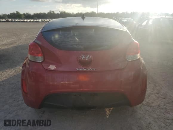 ✅ 2013 Hyundai Veloster w/Gray Int • VIN: KMHTC6AD8DU107994 • Lot: 80787084. Wystawiony na Copart z przebiegiem 144 139 mil. Bezpłatny archiwum sprzedaży aukcyjnych z USA i szczegółowy raport historii pojazdu na DreamBid. Zdjęcie 6.