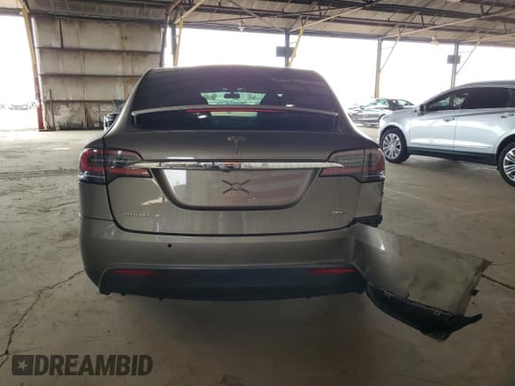 ✅ 2016 Tesla Model X 70D • VIN: 5YJXCBE20GF012138 • Лот: 56553195. Опубликован ранее на Copart с пробегом Не указан. Бесплатный доступ к архиву аукционных продаж из США и подробный отчёт об истории автомобиля на DreamBid. Изображение 6.