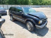 ✅ 1997 Chevrolet Blazer LS • VIN: 1GNDT13W0V2182560 • Лот: 42463604. Опубликован ранее на IAAI с пробегом 106 543 миль. Бесплатный доступ к архиву аукционных продаж из США и подробный отчёт об истории автомобиля на DreamBid. Изображение 1.