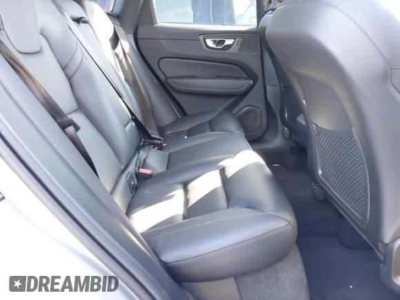 ✅ 2025 Volvo XC60 Core • VIN: YV4M12RJ4S1186223 • Lot: 43798163. Listed on IAAI with 13,548 mi. Free auction sales archive from the USA and detailed vehicle history report at DreamBid. Image 8.