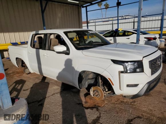 ✅ 2023 Nissan Frontier SV • VIN: 1N6ED1EK2PN668113 • Lot: 84798764. Wystawiony na Copart z przebiegiem 27 901 mil. Bezpłatny archiwum sprzedaży aukcyjnych z USA i szczegółowy raport historii pojazdu na DreamBid. Zdjęcie 4.