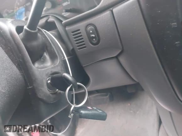 ✅ 2002 Ford Explorer XLT • VIN: 1FMZU73E82ZC45554 • Лот: 43460214. Опубликован ранее на IAAI с пробегом 94 645 миль. Бесплатный доступ к архиву аукционных продаж из США и подробный отчёт об истории автомобиля на DreamBid. Изображение 11.