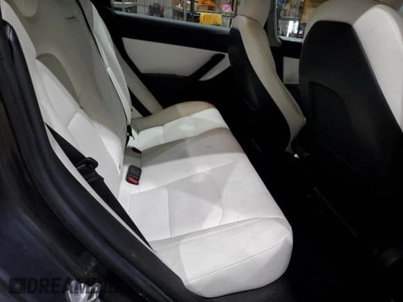 ✅ 2018 Tesla Model 3 Long Range Battery • VIN: 5YJ3E1EB4JF099469 • Lot: 71409995. Wystawiony na Copart z przebiegiem 189 922 mil. Bezpłatny archiwum sprzedaży aukcyjnych z USA i szczegółowy raport historii pojazdu na DreamBid. Zdjęcie 10.