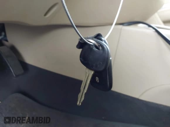 ✅ 2010 Hyundai Santa Fe GLS • VIN: 5NMSG3AB1AH385978 • Лот: 43035924. Опубликован ранее на IAAI с пробегом 277 575 миль. Бесплатный доступ к архиву аукционных продаж из США и подробный отчёт об истории автомобиля на DreamBid. Изображение 11.