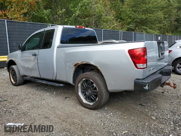 ✅ 2008 Nissan Titan XE • VIN: 1N6BA06AX8N332044 • Lot: 85650615. Wystawiony na Copart z przebiegiem Nie podano. Bezpłatny archiwum sprzedaży aukcyjnych z USA i szczegółowy raport historii pojazdu na DreamBid. Zdjęcie 2.