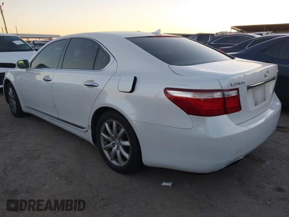 ✅ 2009 Lexus LS 460 • VIN: JTHBL46F095085357 • Lot: 43878856. Listed on IAAI with 206,372 mi. Free auction sales archive from the USA and detailed vehicle history report at DreamBid. Image 3.
