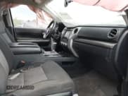 ✅ 2016 Toyota Tundra SR5 • VIN: 5TFDY5F16GX570092 • Лот: 42603434. Опубликован ранее на IAAI с пробегом 223 287 миль. Бесплатный доступ к архиву аукционных продаж из США и подробный отчёт об истории автомобиля на DreamBid. Изображение 5.