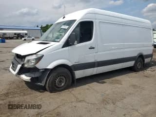 ✅ 2016 Mercedes-Benz Sprinter Cargo EXT • VIN: WD3PE8DDXGP286964 • Лот: 62896355. Опубликован ранее на Copart с пробегом 165 725 миль. Бесплатный доступ к архиву аукционных продаж из США и подробный отчёт об истории автомобиля на DreamBid. Изображение 1.