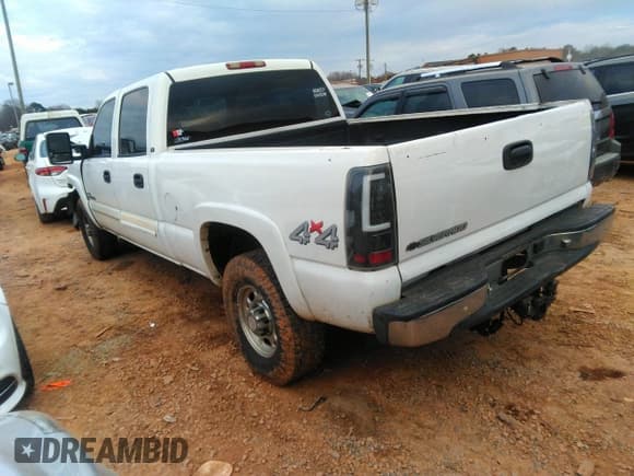 ✅ 2006 Chevrolet Silverado 2500HD LT3 • VIN: 1GCHK23D26F190154 • Лот: 41173966. Опубликован ранее на IAAI с пробегом 296 361 миль. Бесплатный доступ к архиву аукционных продаж из США и подробный отчёт об истории автомобиля на DreamBid. Изображение 3.